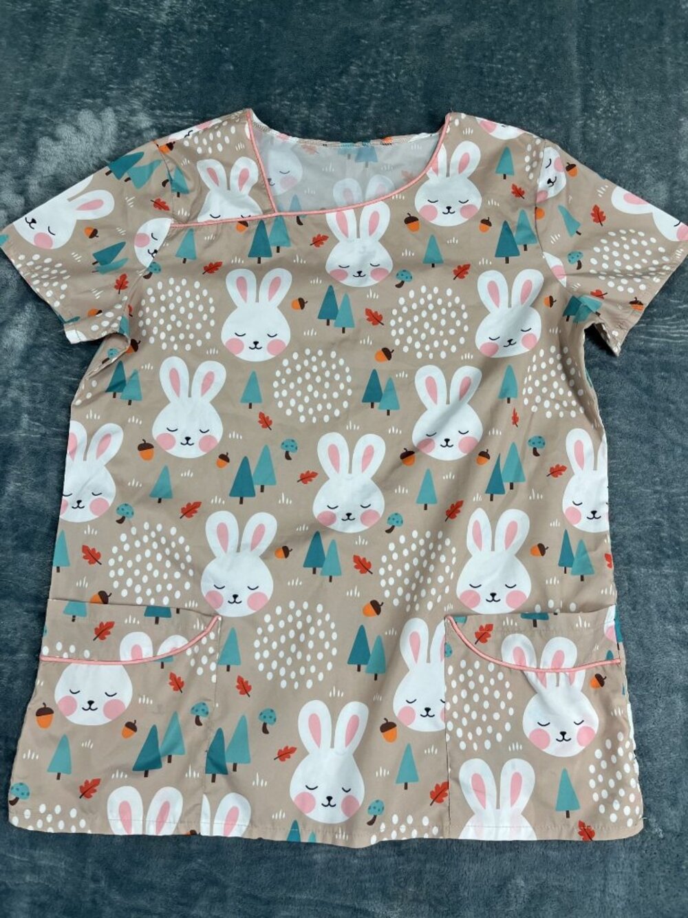 Womens Bunny Print Scrub Top With Pockets Beige XL